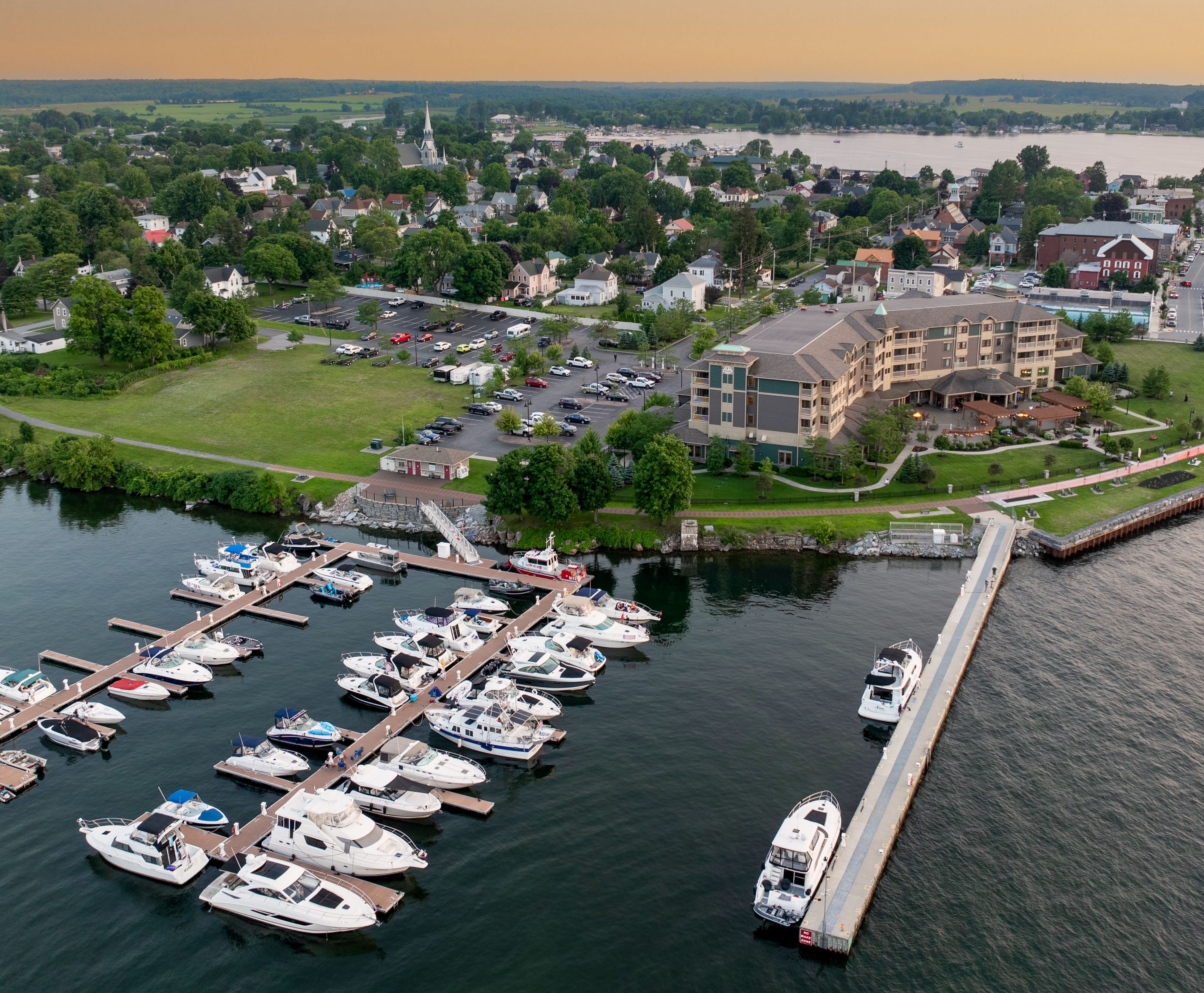 An aerial view of the 1000 Islands Harbor Hotel from the water